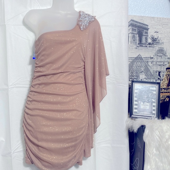 Emerald Sundae Macys Beautiful Dress NEW size M 💃🏻🔥 - Picture 1 of 5